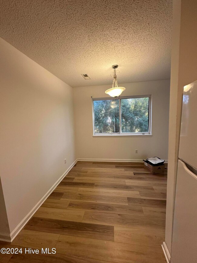 700 S Walker St unit 6, Burgaw, NC 28425 - photo 5