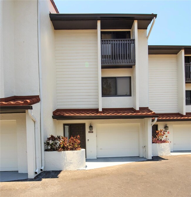 3 level TH with 1 car garage