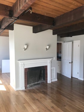 84 Wharf St unit 4, Salem, MA 01970 - photo 4