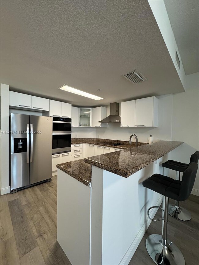 170 SE 14th St unit 1906, Miami, FL 33131 - photo 5