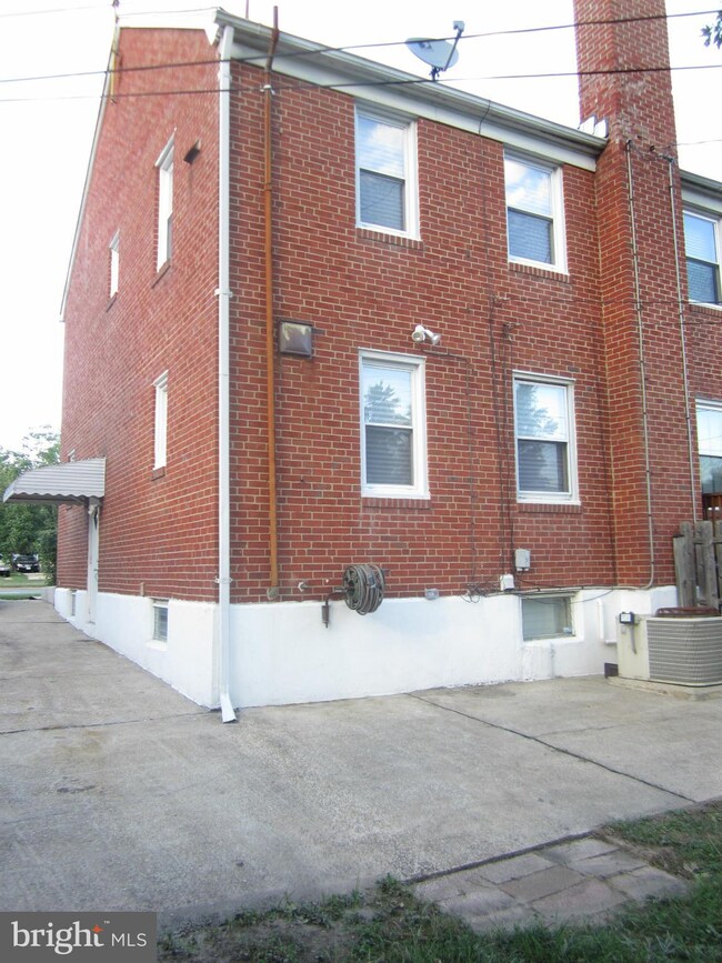 3221 E Northern Pkwy, Baltimore, MD 21214 - photo 6