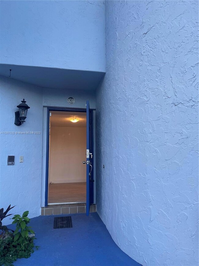 2774 S University Dr unit 10B, Davie, FL 33328 - photo 3