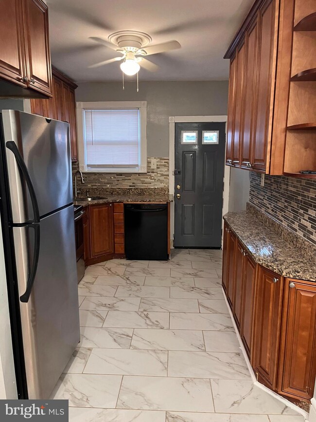 3710 Woodridge Rd, Baltimore, MD 21229 - photo 3