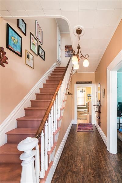 GRACIOUS ENTRY WAY