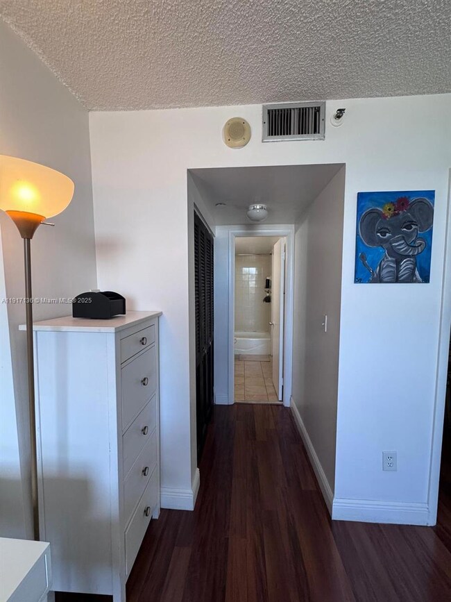 Greenwich Condominiums unit A1014, North Miami, FL 33161 - photo 3