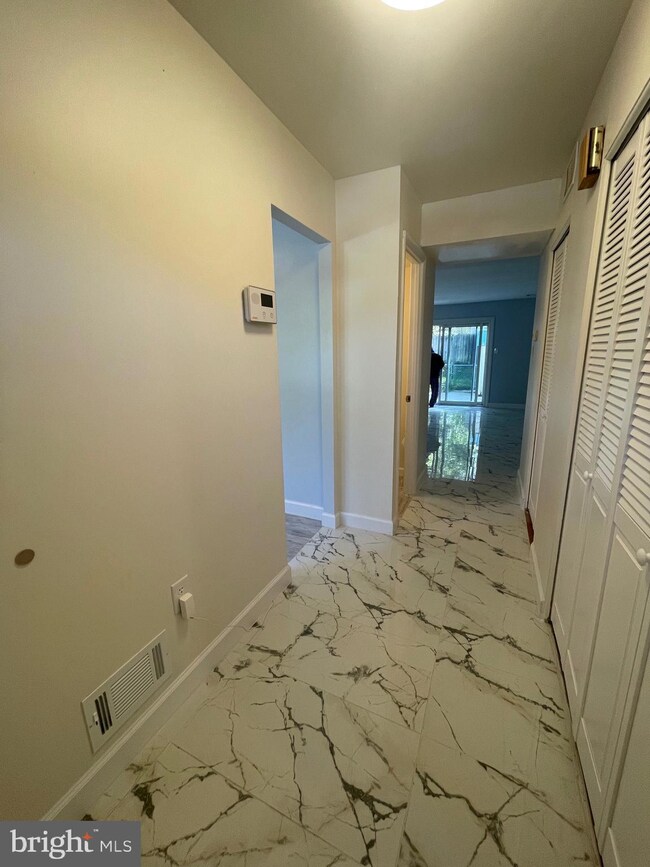 7707 Hyacinth Ct, Laurel, MD 20707 - photo 2