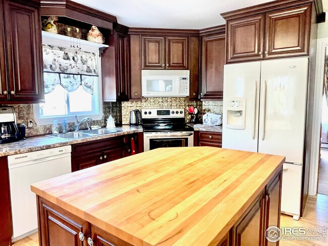 Kitchen with maple island