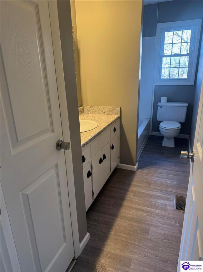 5526 S Dixie Hwy, Glendale, KY 42740 - photo 4