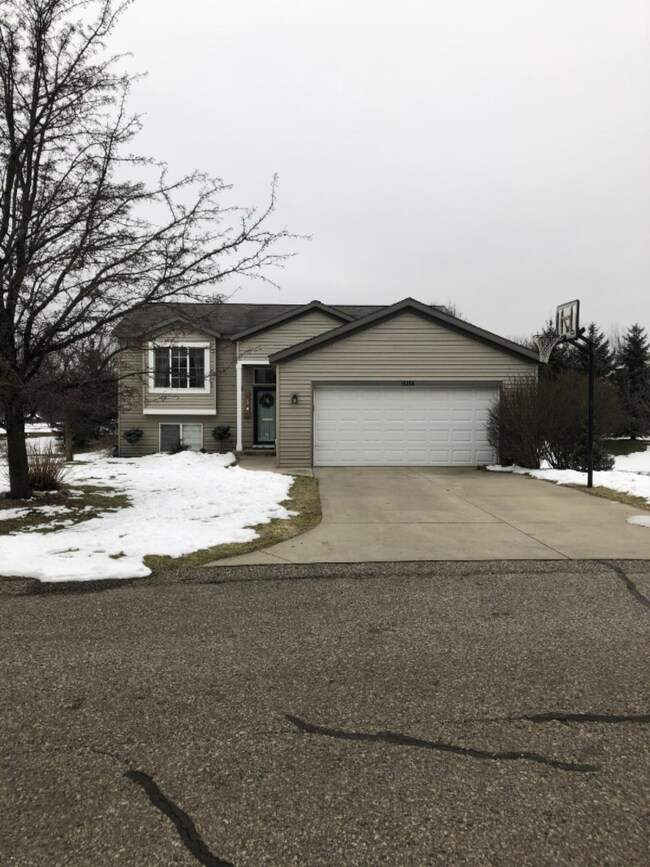 15258 Steeplechase Ct unit PVT, Grand Haven, MI 49417 - photo 3