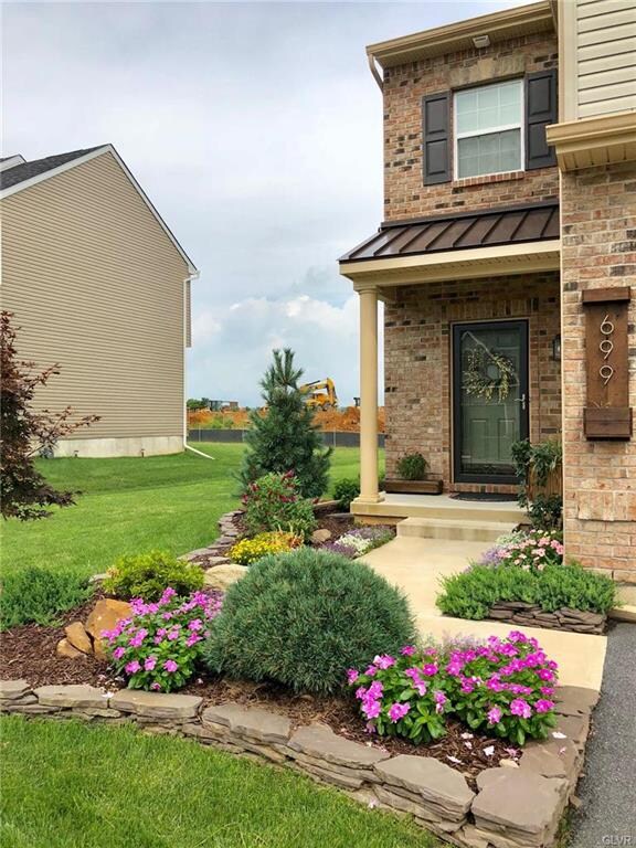 699 Mulberry Dr, Nazareth, PA 18064 - photo 2
