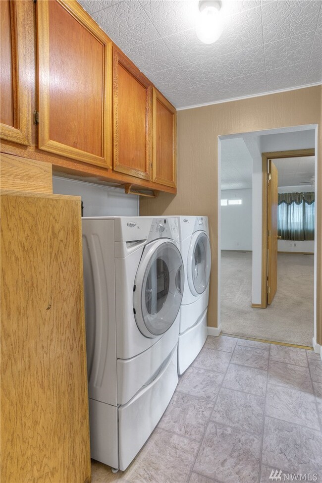 1842 S 260th St, Des Moines, WA 98198 - photo 2