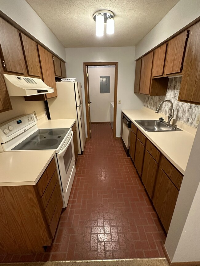 680 Frontier Ct, Terre Haute, IN 47803 - photo 7