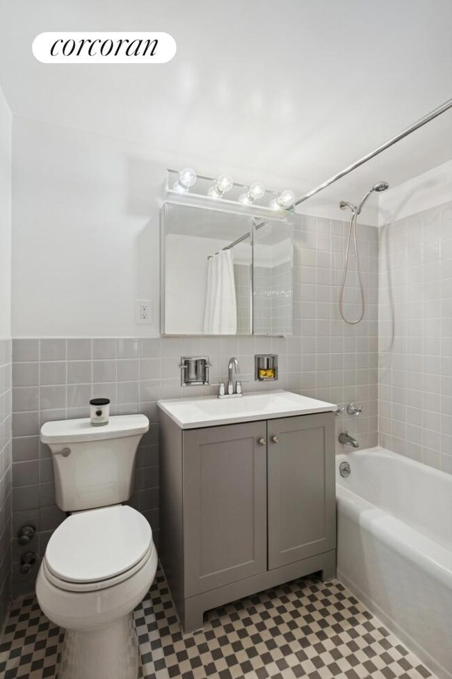 150 E 77th St unit 3D, New York, NY 10021 - photo 6