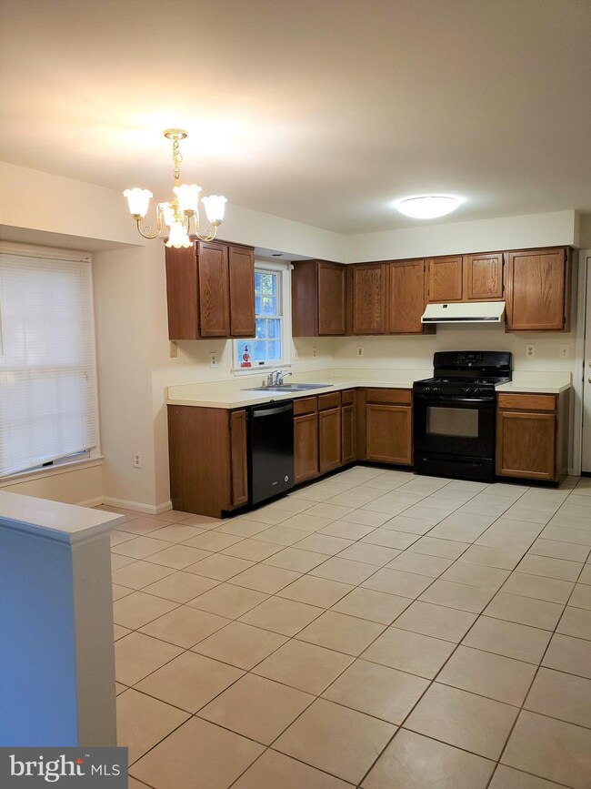 4 Oakbrook Ct, Stafford, VA 22554 - photo 3