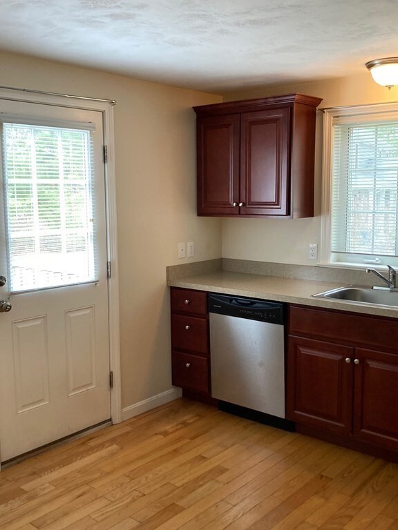 1113 High St unit 1113, Bridgewater, MA 02324 - photo 4