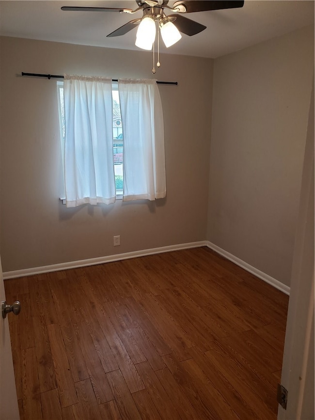 719 Rolling Ridge Dr, Lewisville, TX 75067 - photo 4