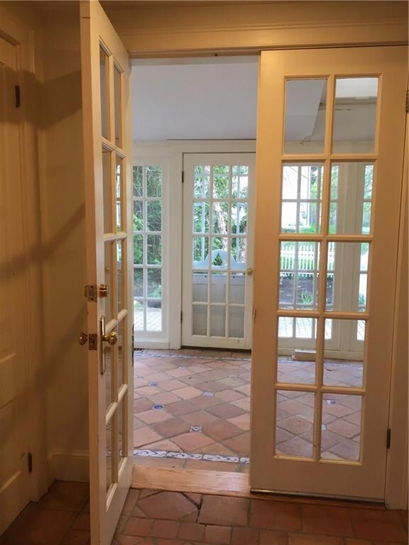 Entry/Foyer