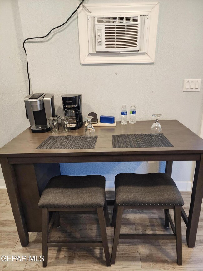 Table coffee set up speaker charger