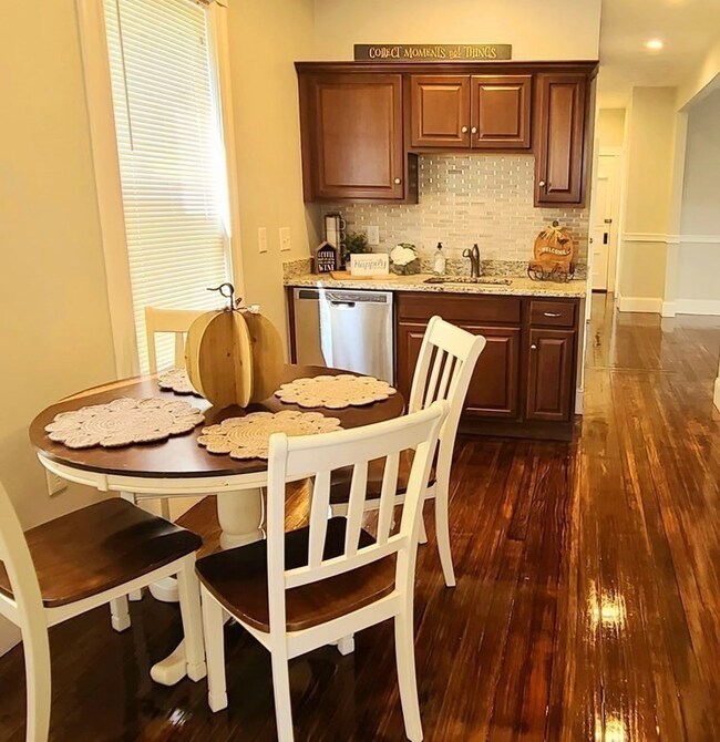 32 Radcliffe Rd unit 1, Somerville, MA 02145 - photo 2