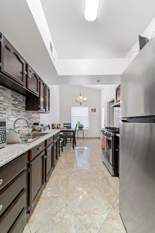 508 Bryce Dr, Horizon City, TX 79928 - photo 6