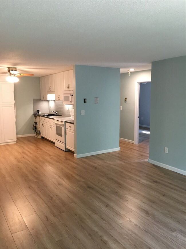 97G Capitol Hill Dr unit 97G, Londonderry, NH 03053 - photo 4