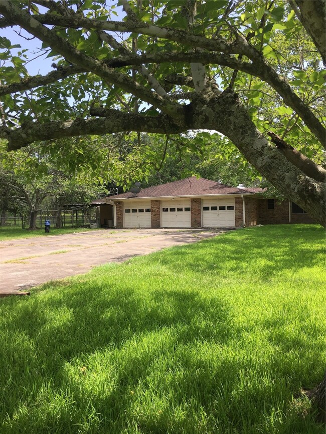 4577 County Road 305a, Alvin, TX 77511 - photo 5