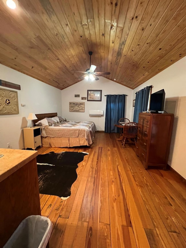 961 Buttercup Ln unit 1, Wimberley, TX 78676 - photo 3