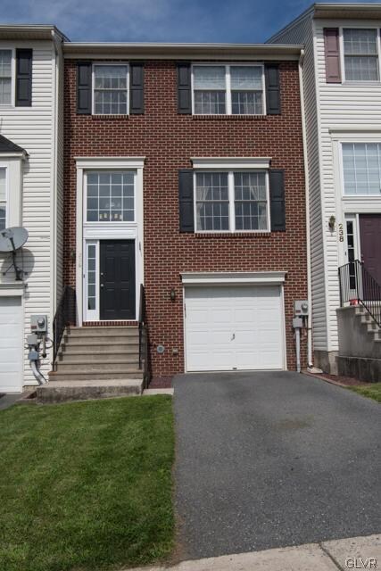 236 N Oak St, Freemansburg, PA 18017 - photo 2