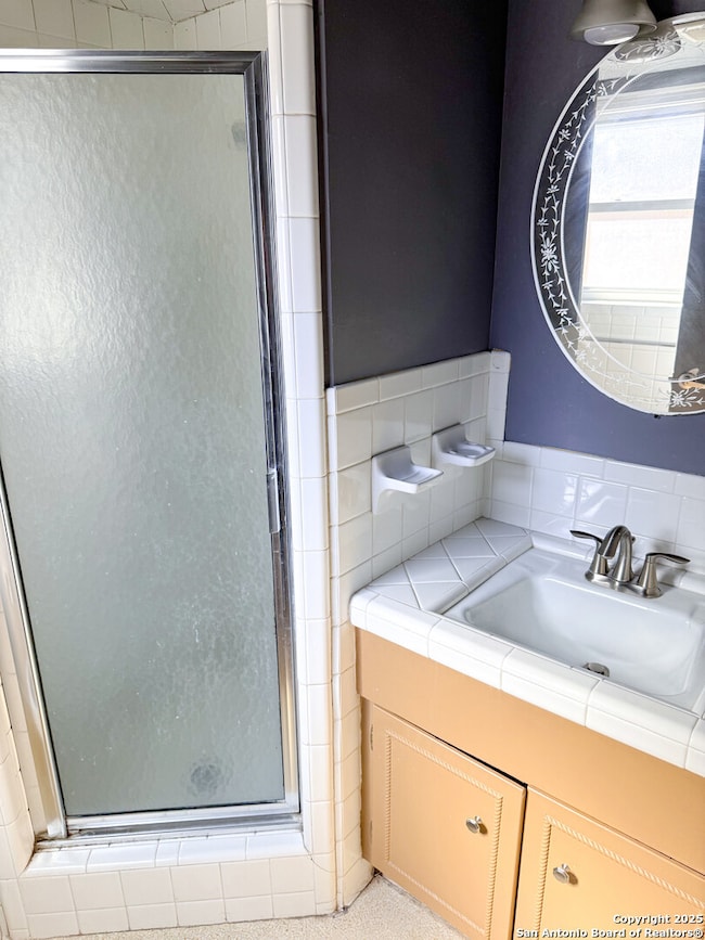 126 Granada Dr, Universal City, TX 78148 - photo 3