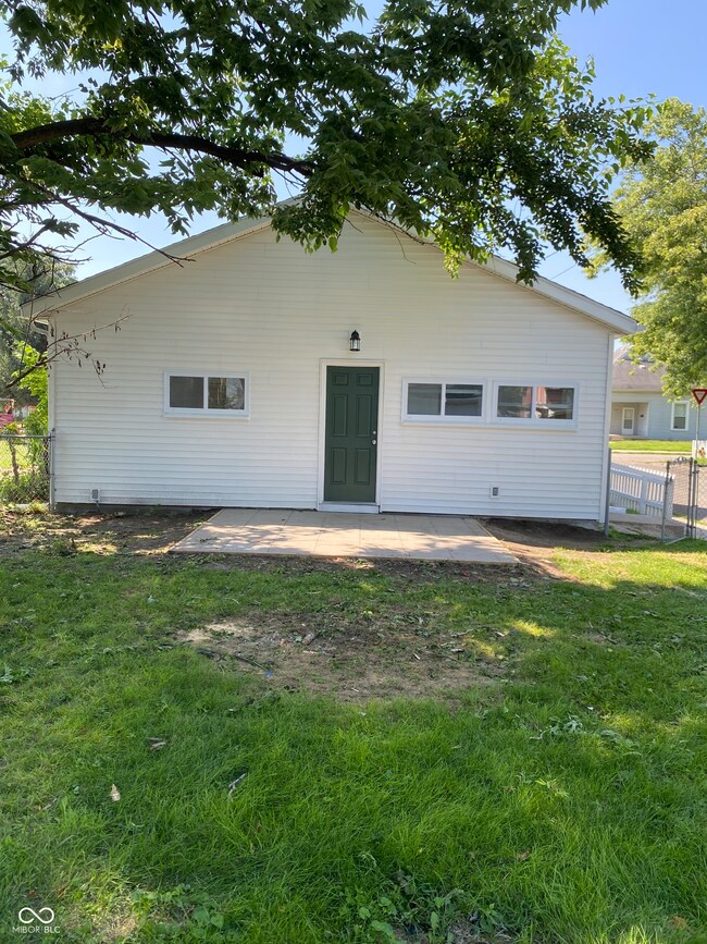 434 W 4th St, Anderson, IN 46016 - photo 2