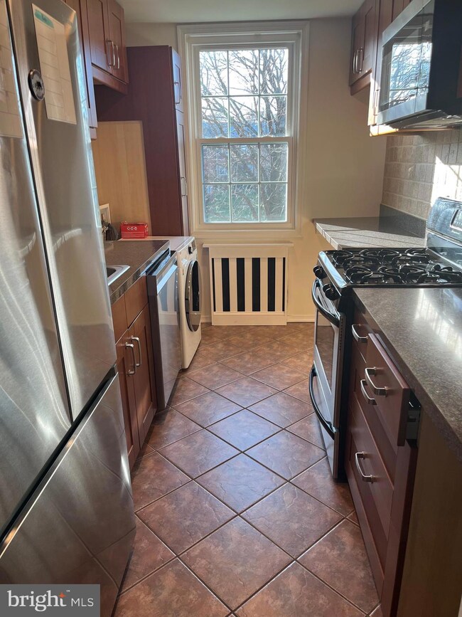 224 N George Mason Dr unit 4, Arlington, VA 22203 - photo 2