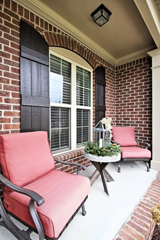 SIT ON YOUR FRONT PORCH AND ENJOY THE BIRDS SINGING AND THE HYDRANGEAS GROW IN TH SPRING