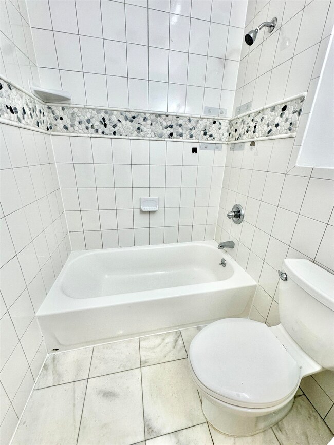 606 John F. Kennedy Blvd unit 1, Union City, NJ 07087 - photo 6