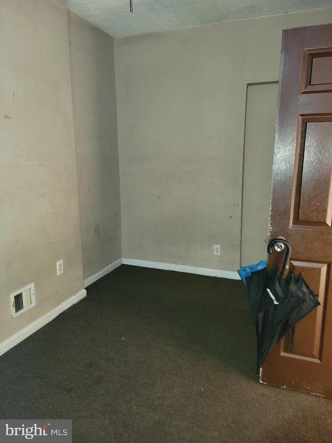 1830 Penrose Ave, Baltimore, MD 21223 - photo 4