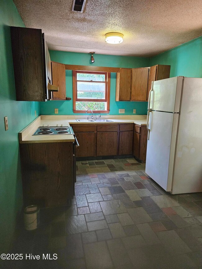 6308 Head Rd, Wilmington, NC 28409 - photo 2