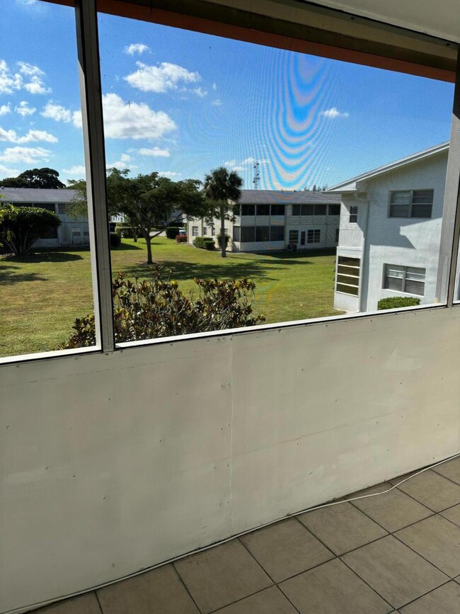 264 Camden K, West Palm Beach, FL 33417 - photo 5