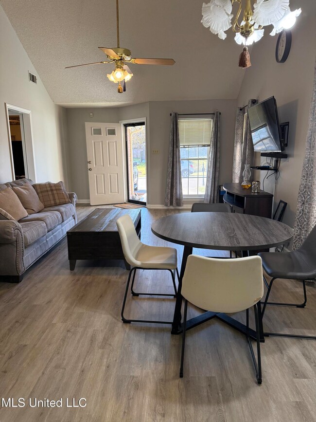 418 Carol Ann Cove, Southaven, MS 38671 - photo 6