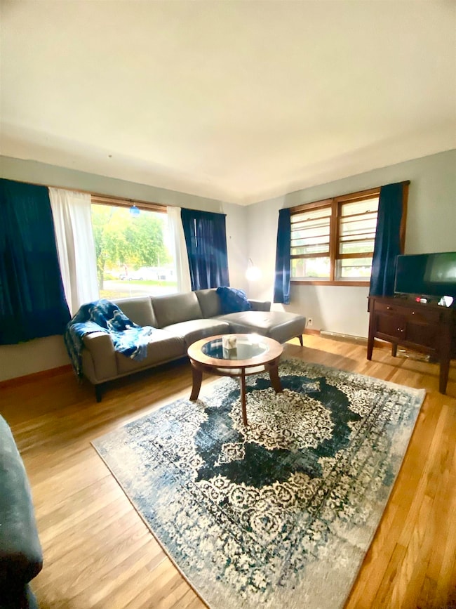 1664 Hawthorne Ave, Waterloo, IA 50702 - photo 2