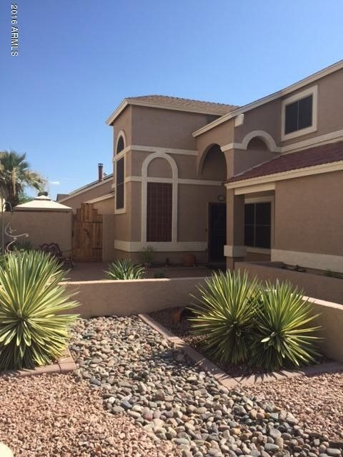 Front Courtyard entry