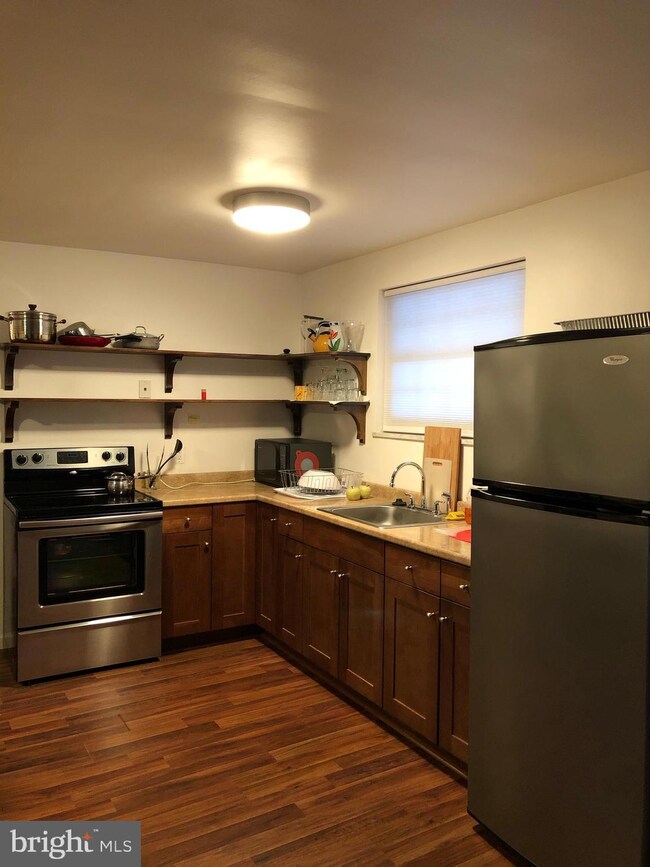 142 E Main St, Lansdale, PA 19446 - photo 4