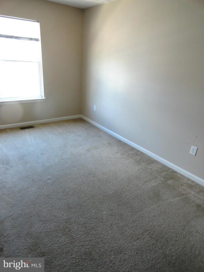 8222 Barrington Ct unit 19, Severn, MD 21144 - photo 4