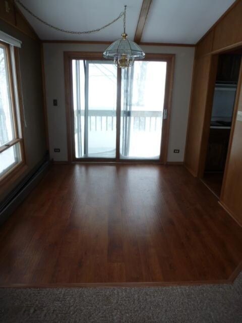 6-Dining Area-Upper Level