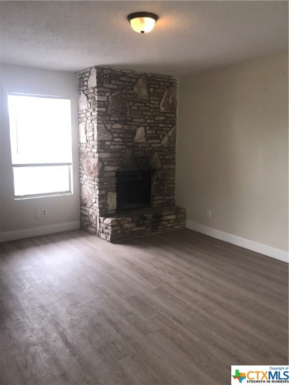 707 Bracewood Cir unit B, San Marcos, TX 78666 - photo 2