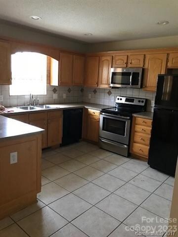 147 Deercroft Dr, Statesville, NC 28625 - photo 3