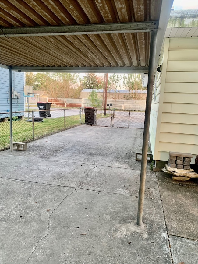 638 Hollywood St, Houston, TX 77015 - photo 2