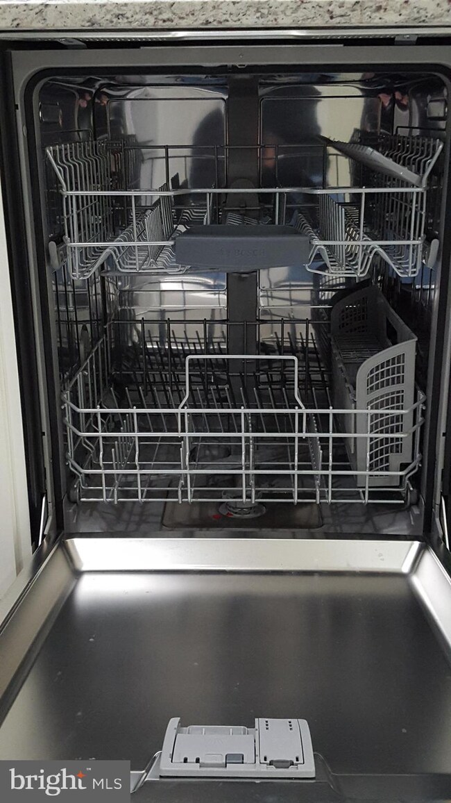 1008 Mountainview Dr, Chesterbrook, PA 19087 - photo 7