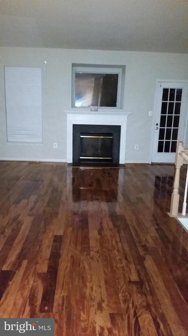 13180 Diamond Mill Dr, Herndon, VA 20171 - photo 4