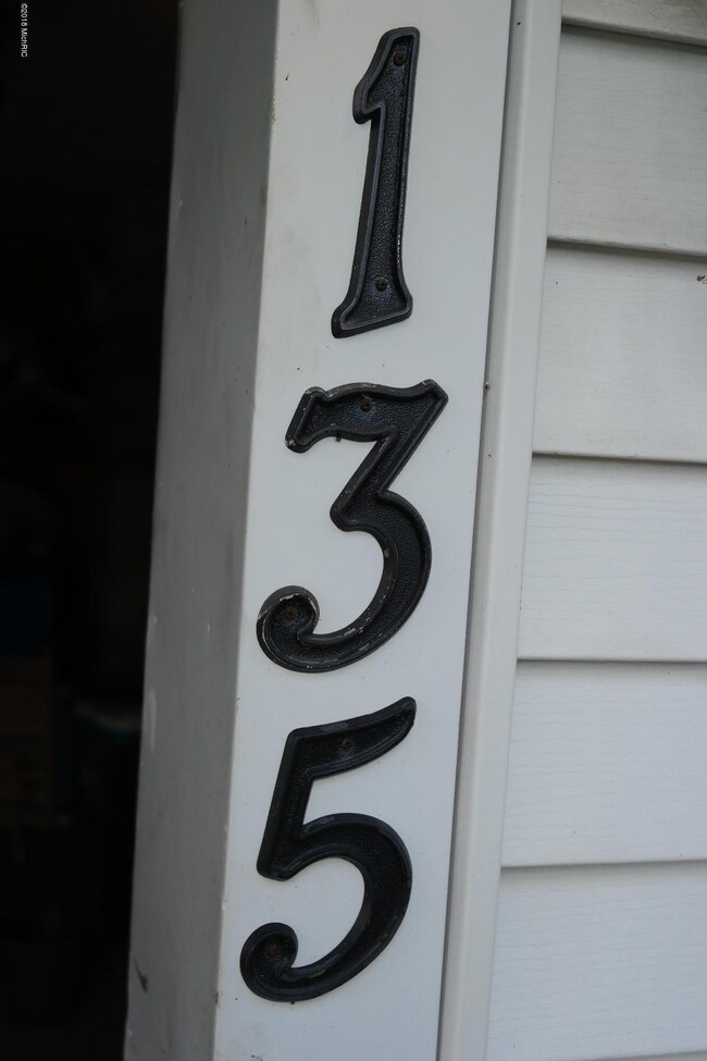 135 N Fairview Ave, Niles, MI 49120 - photo 2