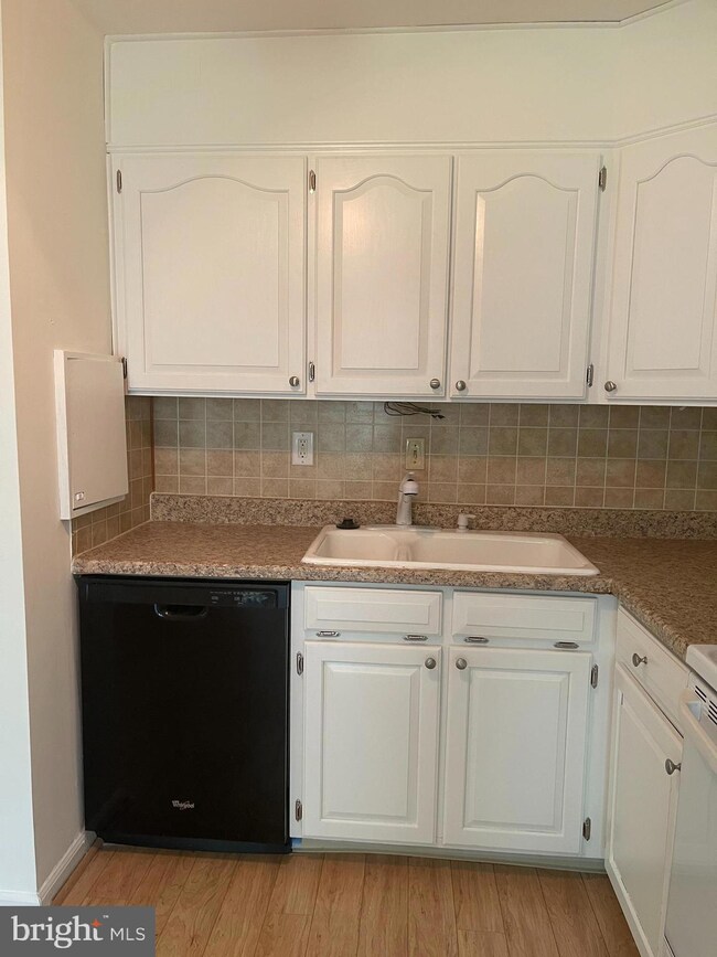 1002 Brinker Dr unit 101, Hagerstown, MD 21740 - photo 7