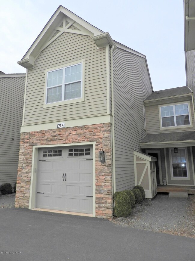 1232 Leatherstocking Ln, Pocono Pines, PA 18350 - photo 2